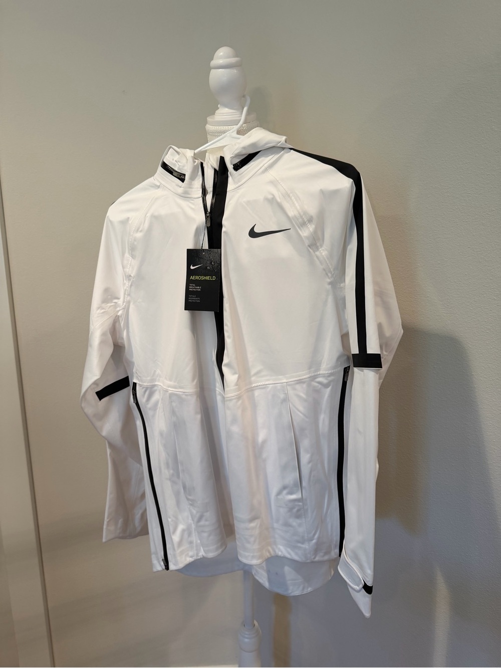 Nike White and Black Women’s AEROSHIELD Hooded Performance Jacket